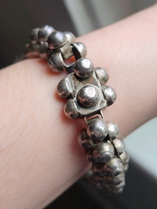 Taxco Jewelry - TAXCO STERLING SILVER CAVIAR TONGUE CLASP BRACELET 8 1/2"